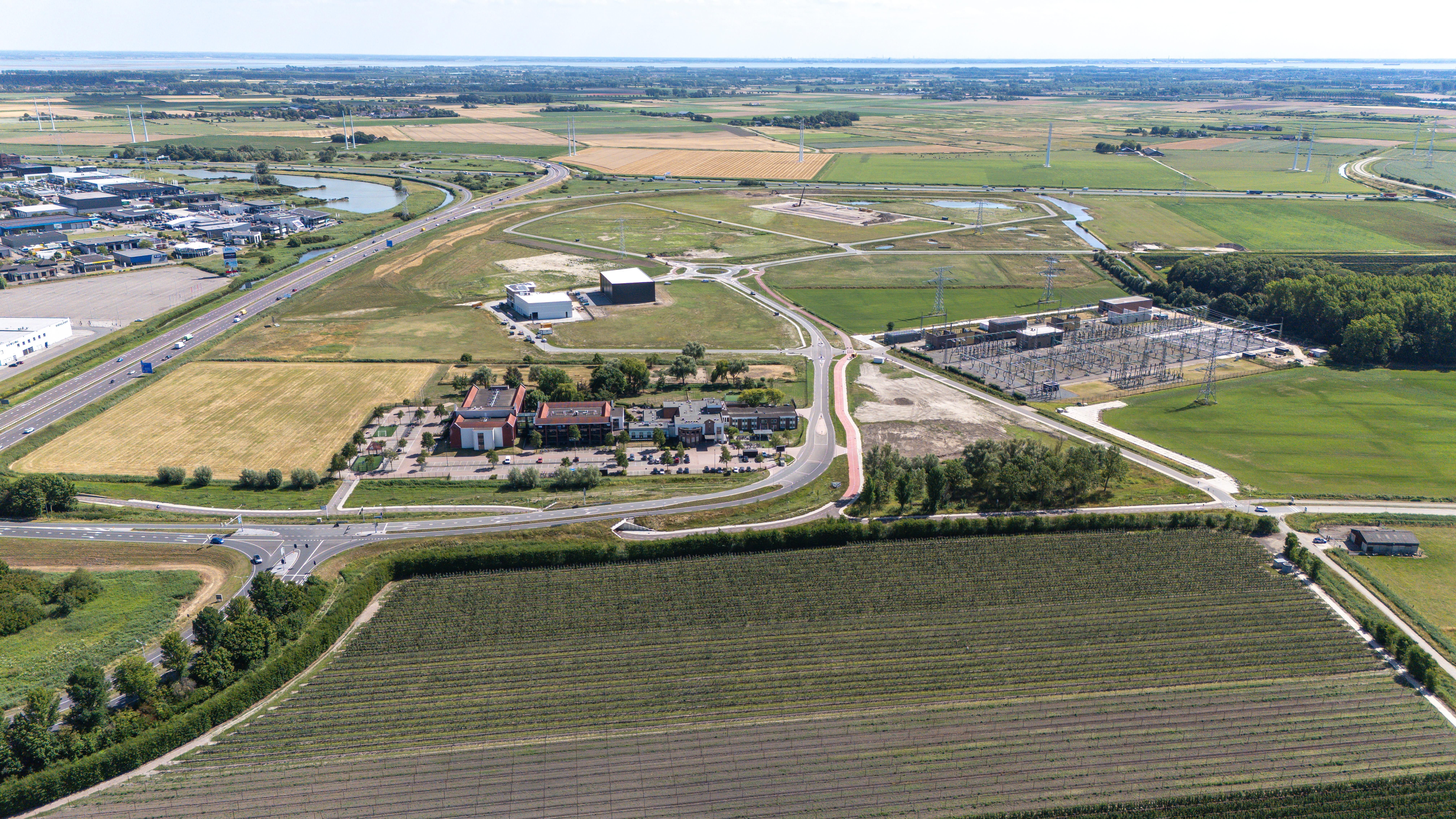 Een luchtbeeld van het bedrijvenpark deltaweg.